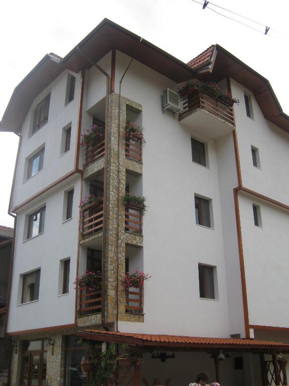 Family Hotel Veronika Девін Екстер'єр фото