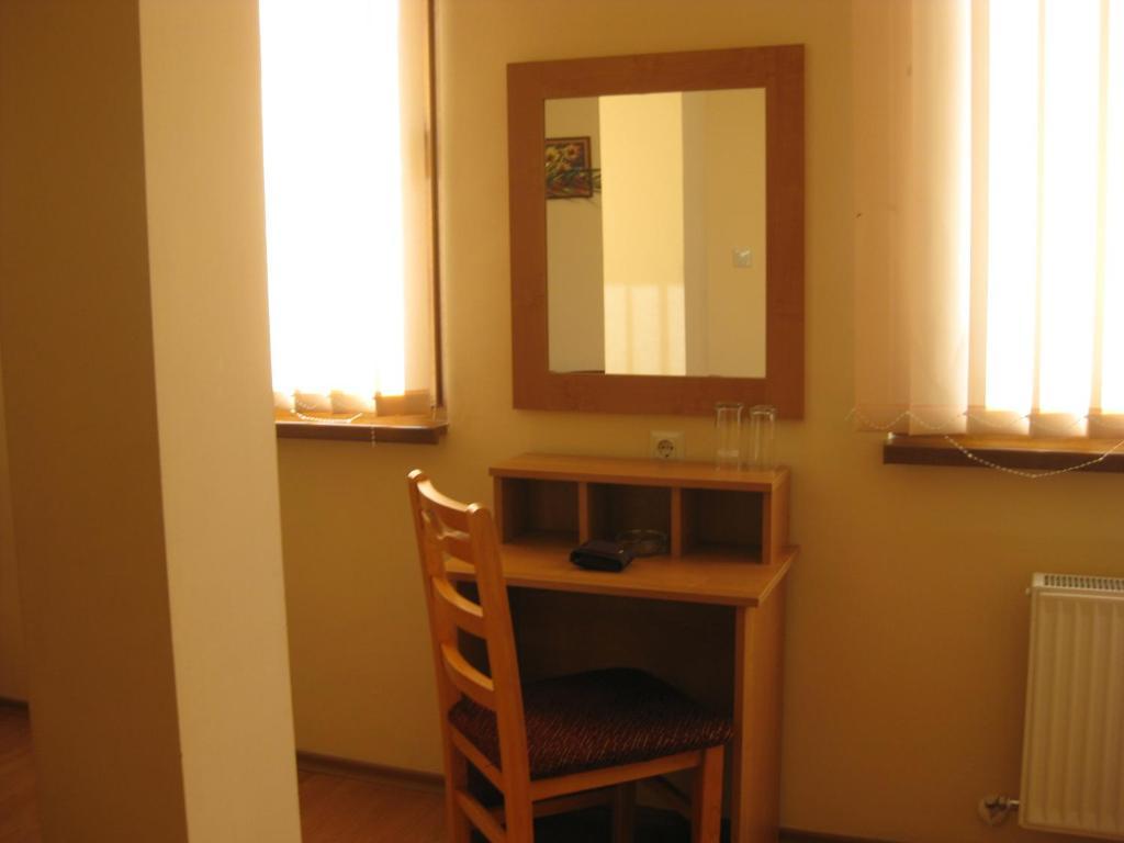 Family Hotel Veronika Девін Екстер'єр фото