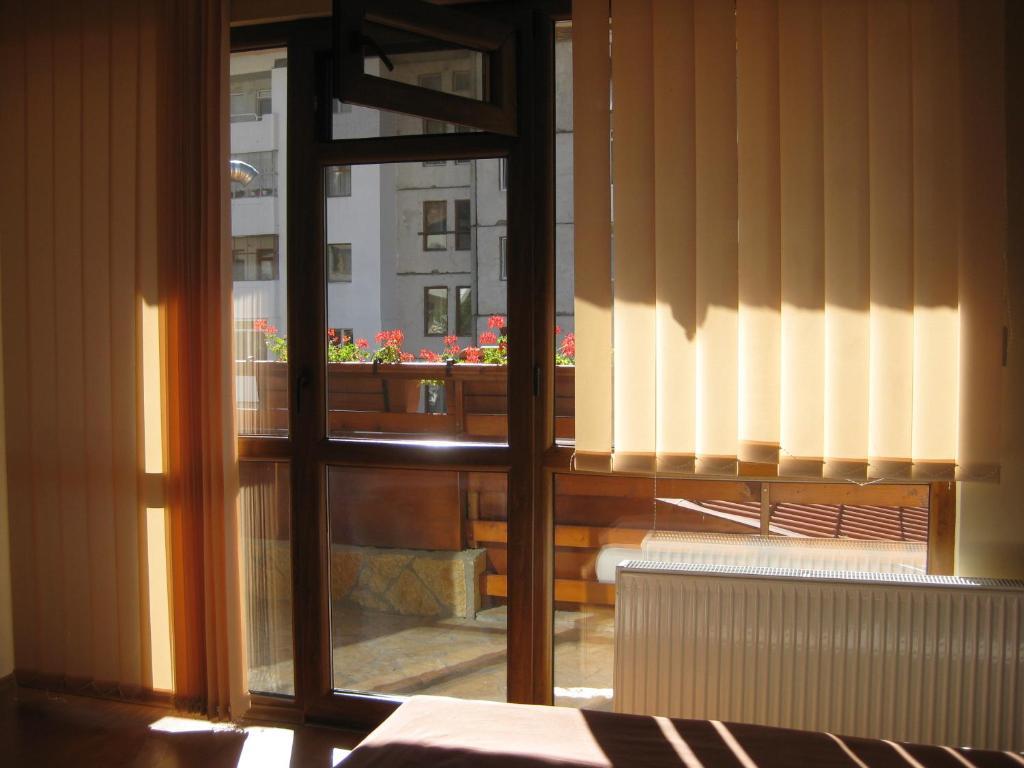 Family Hotel Veronika Девін Екстер'єр фото