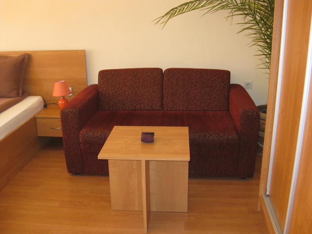 Family Hotel Veronika Девін Номер фото