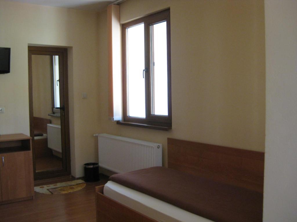 Family Hotel Veronika Девін Екстер'єр фото