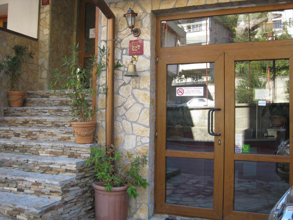 Family Hotel Veronika Девін Екстер'єр фото