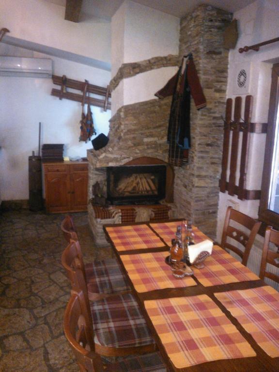 Family Hotel Veronika Девін Екстер'єр фото
