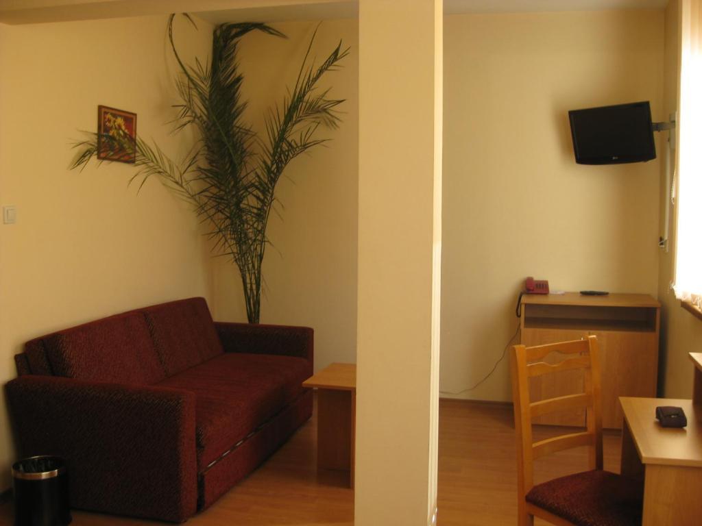 Family Hotel Veronika Девін Номер фото